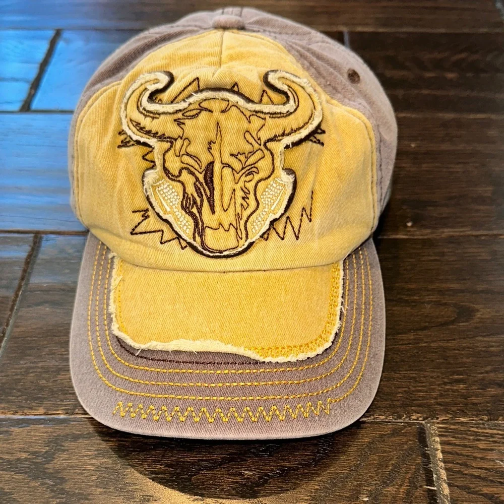 Vintage Yellow and Gray Cap with Longhorn Bull Skull Design